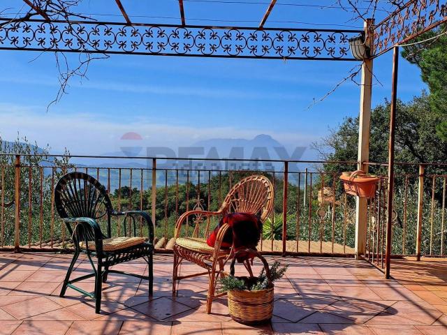 Casa in vendita a Collesano, Sicilia