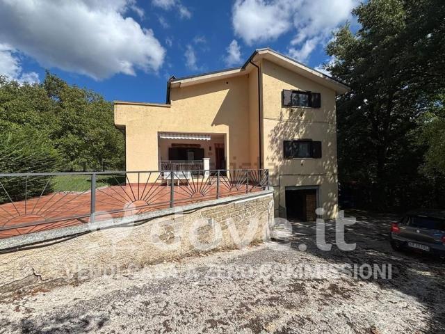 Casa in vendita a Croce di Casale, Comunanza