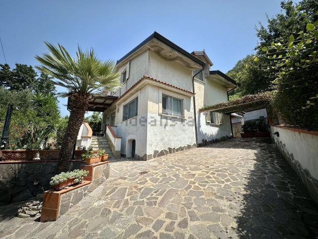 Casa in vendita a Castellabate, Campania
