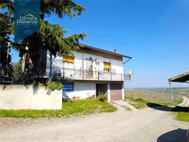 Casa in vendita a Ziano Piacentino, Reggio Emilia