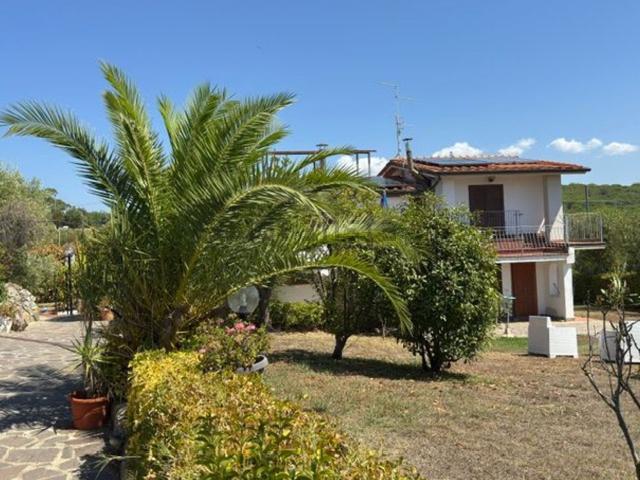 Casa in vendita a Follonica, Toscana