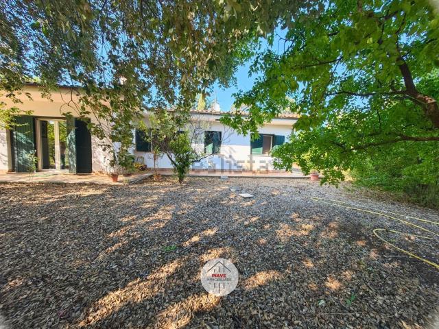 Casa in vendita a Latina, Lazio