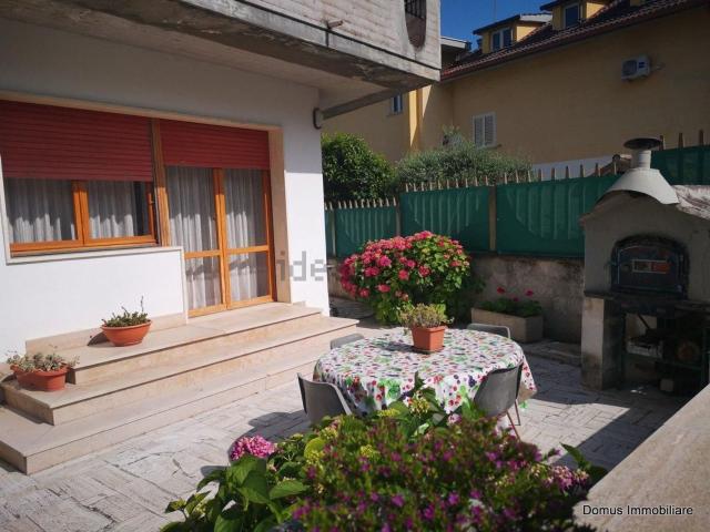 Casa in vendita a Castello, Marche