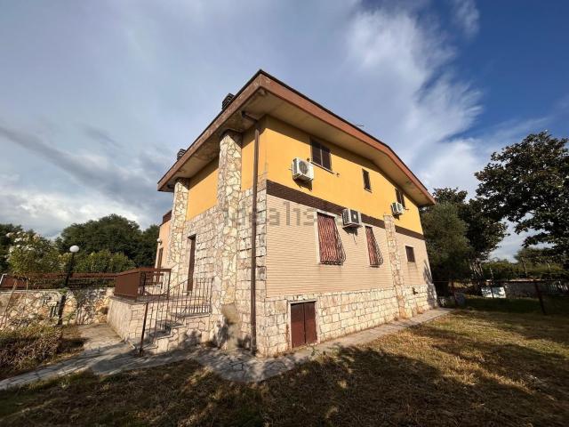 Casa in vendita a Guidonia Montecelio, Roma Capitale