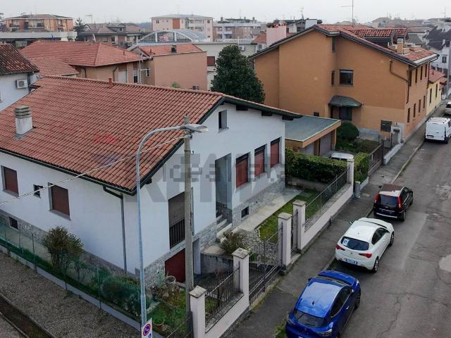Casa in vendita a San Giovanni, Rho