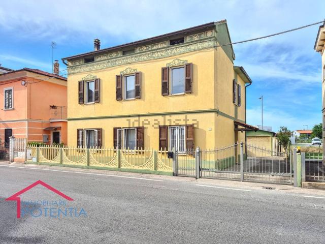Casa in vendita a Marche, Macerata