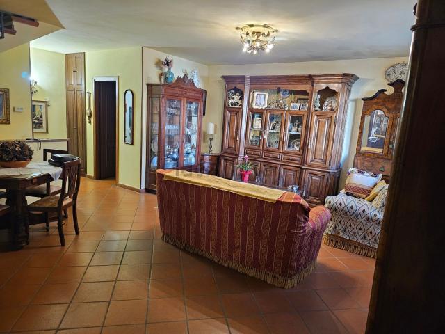 Casa in vendita a Fontanelle, Prato