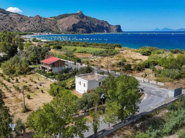 Casa in vendita a Oliveri, Sicilia