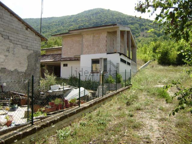Casa in vendita a Capistrello, Abruzzo