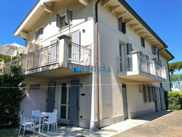 Casa in vendita a Montignoso, Toscana