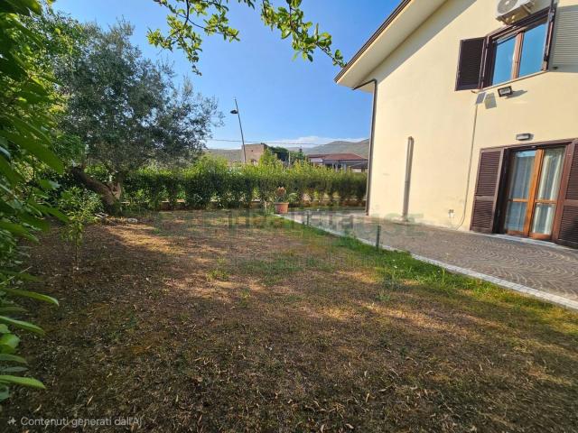 Casa in vendita a Camigliano, Campania