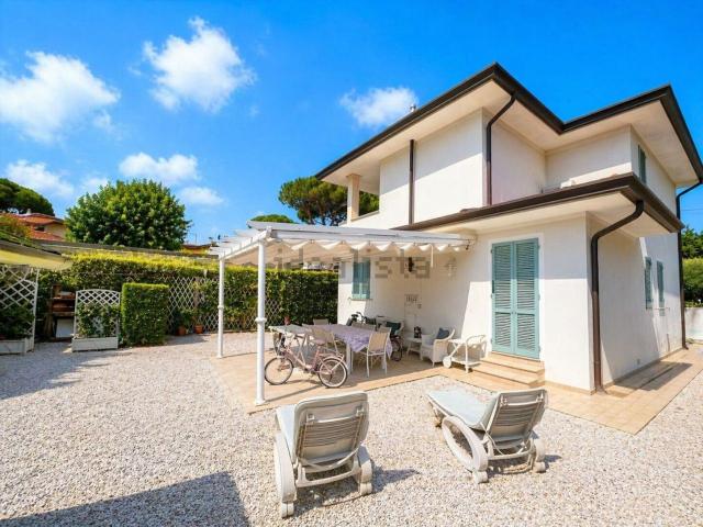 Casa in vendita a Tonfano, Toscana