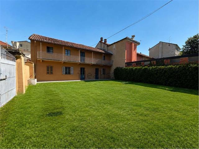 Casa in vendita a Robbio, Lombardia