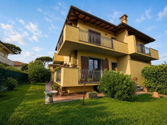 Casa in vendita a Tonfano, Toscana