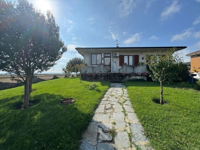 Casa in vendita a Mandrogne, Alessandria