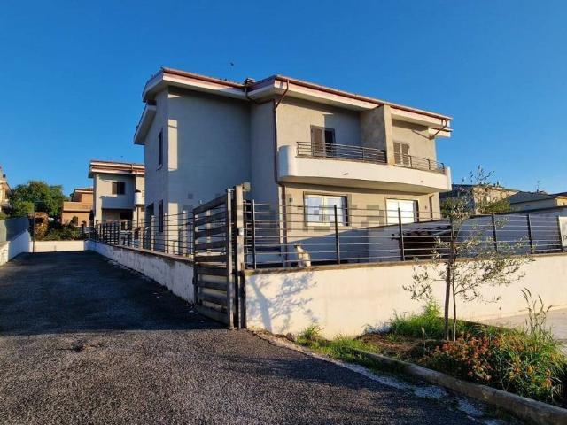 Casa in vendita a Poggio Moiano, Lazio