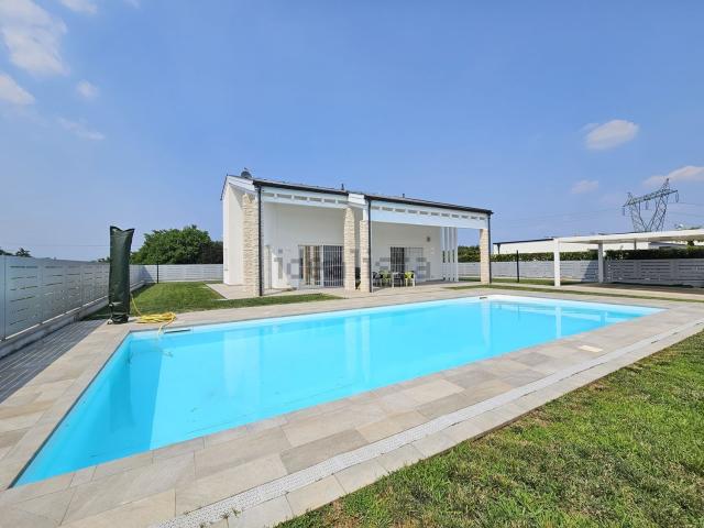 Casa in vendita a Vicina, Desenzano Del Garda