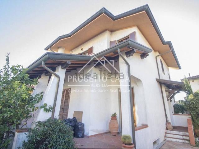 Casa in vendita a Torre del Lago Puccini, Viareggio