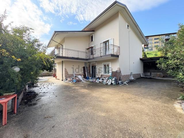 Casa in vendita a Atripalda, Campania