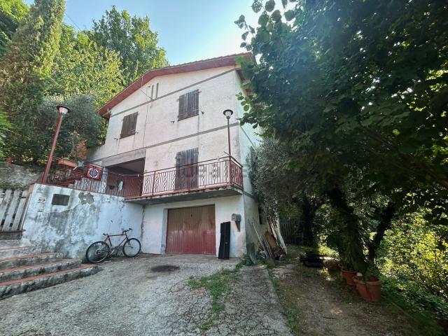 Casa in vendita a Marliana, Toscana
