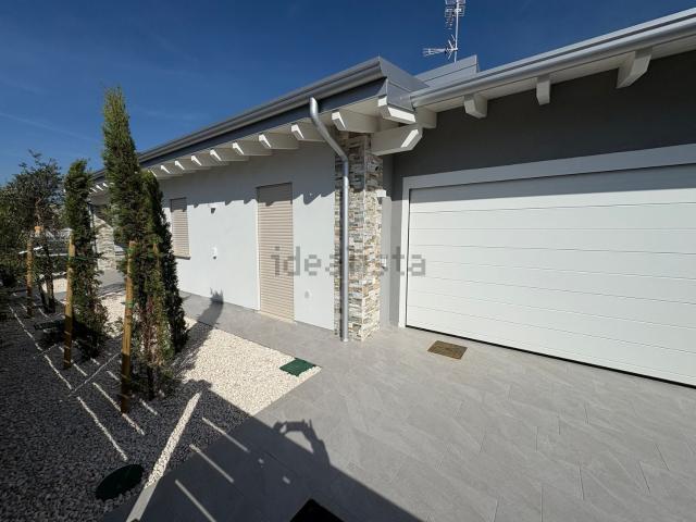 Casa in vendita a Lonato, Lombardia