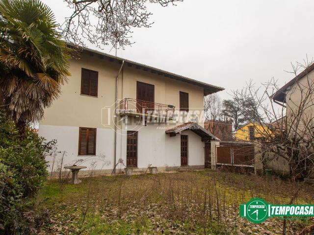 Casa in vendita a Magnago, Lombardia
