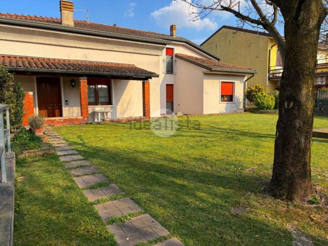 Casa in vendita a Castel D'azzano, Veneto