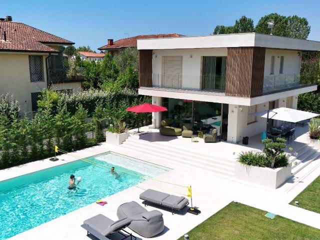Casa in vendita a Vittoria Apuana, Forte dei Marmi