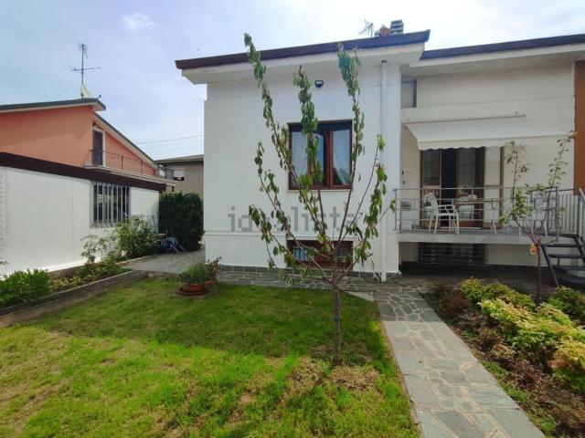 Casa in vendita a Seveso, Lombardia