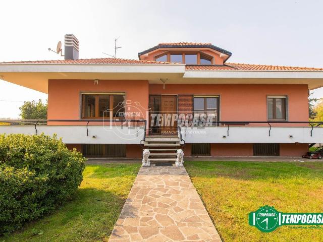 Casa in vendita a Magnago, Lombardia
