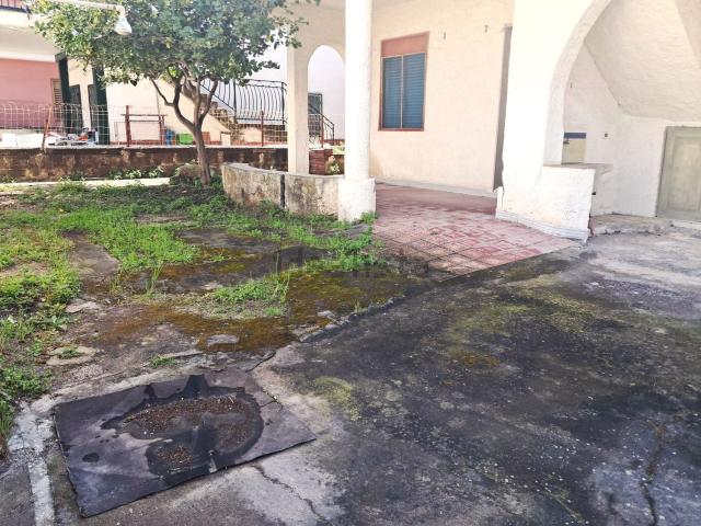 Casa in vendita a Agnone Fortezza, Augusta