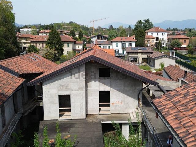 Casa in vendita a Novate Brianza, Merate
