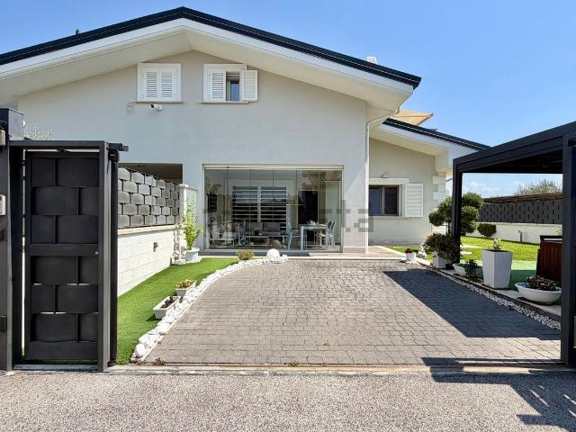 Casa in vendita a Valle Copella, Ciampino