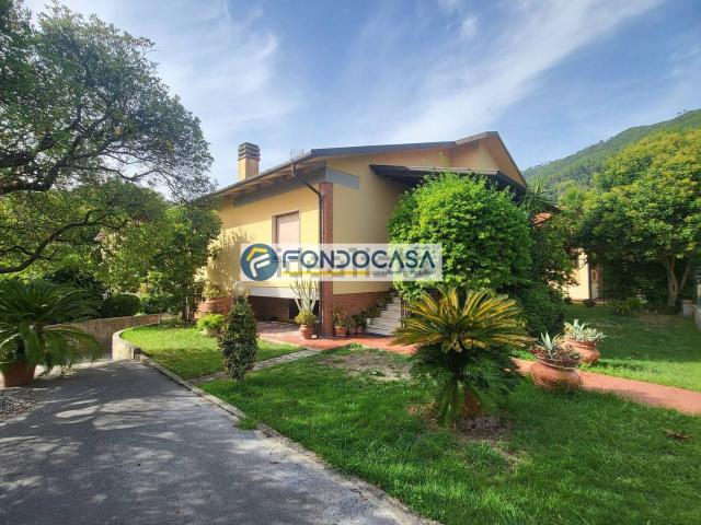 Casa in vendita a Seravezza, Toscana