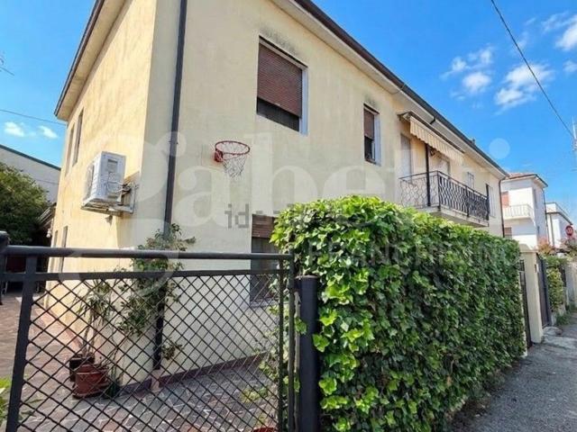 Casa in vendita a Rovigo, Veneto