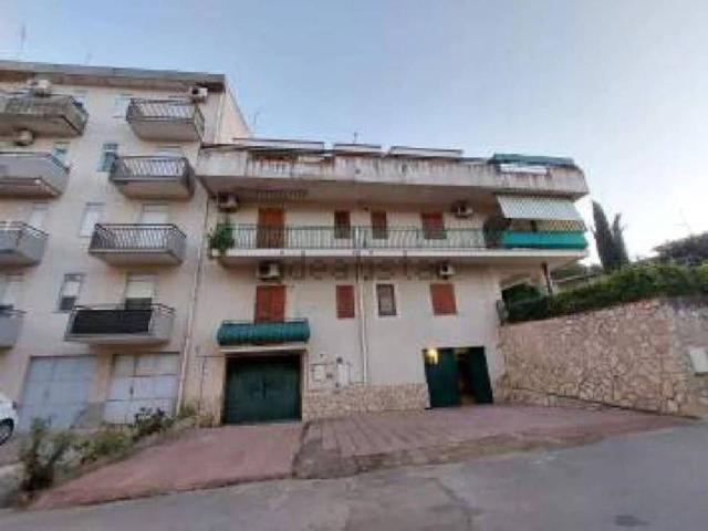 Casa in vendita a Pietraperzia, Sicilia