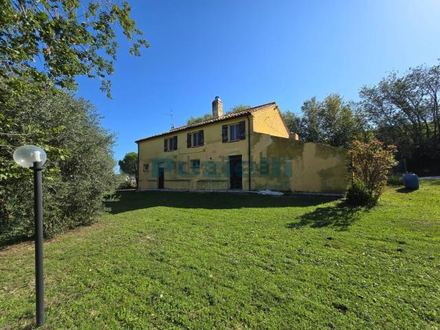 Casa in vendita a Marche, Fermo