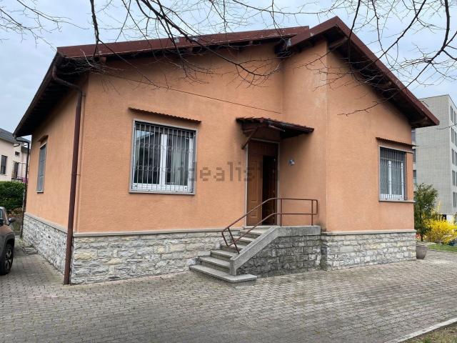 Casa in vendita a Carpesino, Erba