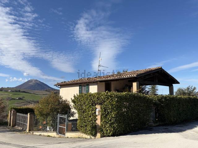 Casa in vendita a Marche, Macerata