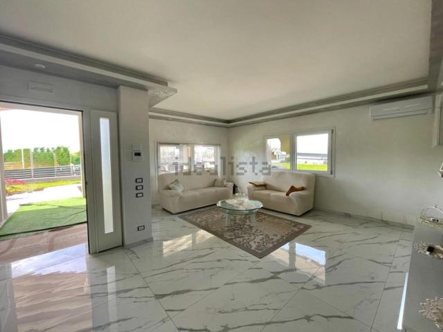 Casa in vendita a Azzano Decimo, Friuli-Venezia Giulia