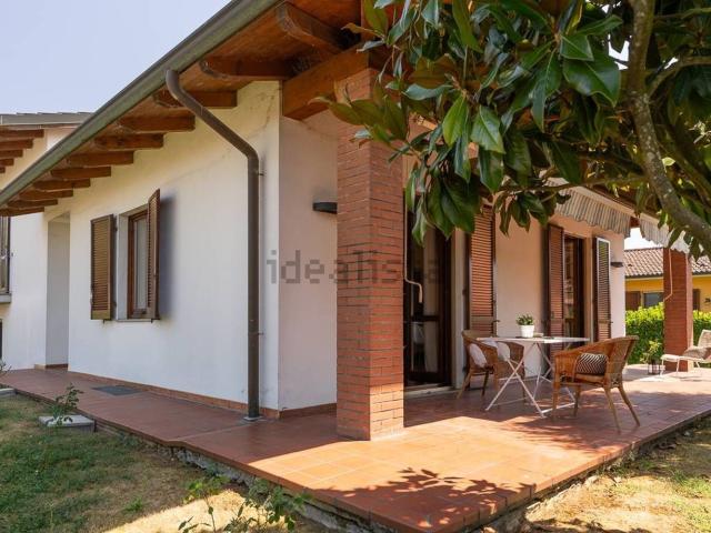 Casa in vendita a Cascina Sgarbina, Casteggio