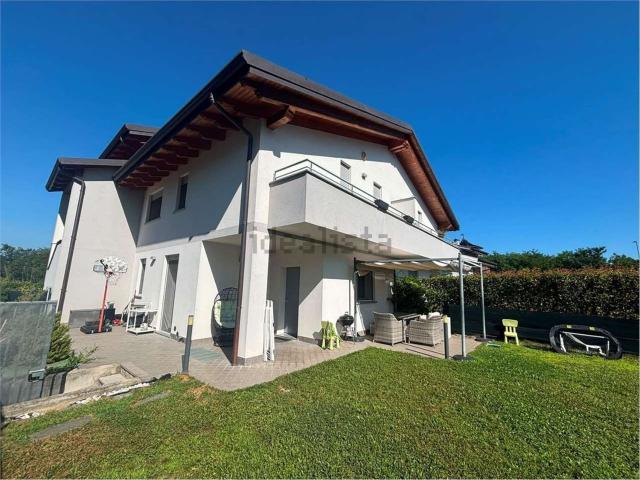 Casa in vendita a Veniano, Lombardia