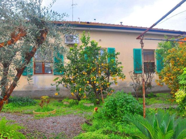 Casa in vendita a Rosignano Marittimo, Toscana
