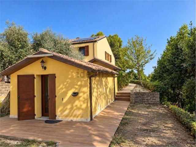 Casa in vendita a Aspio, Ancona