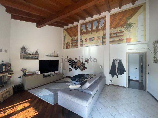 Casa in vendita a Calcinato, Lombardia