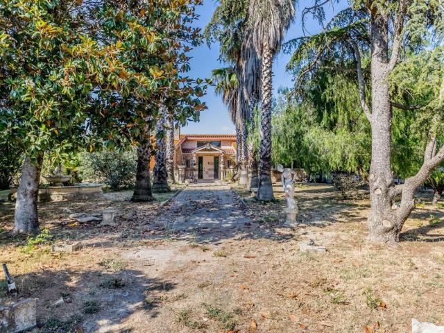 Casa in vendita a Latina, Lazio