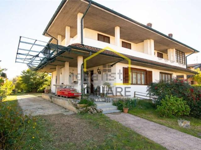Casa in vendita a Vellezzo Bellini, Lombardia