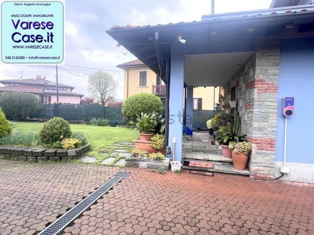 Casa in vendita a Baraggia di Sangiano, Sangiano