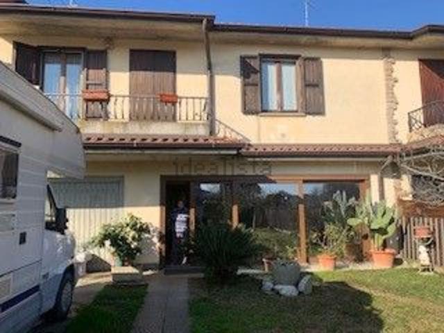 Casa in vendita a Mozzanica, Lombardia