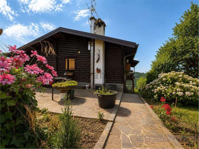 Casa in vendita a Colle Brianza, Lombardia